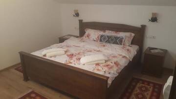 Фото номера Двухместный номер с 1 кроватью и видом на горы Лоджи Casa Dunca г. Сигету-Мармацией 16