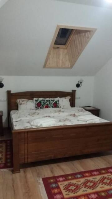 Фото номера Двухместный номер с 1 кроватью и видом на горы Лоджи Casa Dunca г. Сигету-Мармацией 12