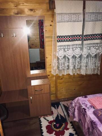 Фото номера Двухместный номер с 1 кроватью и видом на горы Лоджи Cabana Floare de Maramures г. Сигету-Мармацией 15
