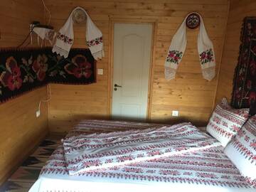 Фото номера Двухместный номер с 1 кроватью и видом на горы Лоджи Cabana Floare de Maramures г. Сигету-Мармацией 6