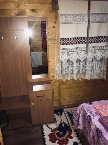 Фото номера Двухместный номер с 1 кроватью и видом на горы Лоджи Cabana Floare de Maramures г. Сигету-Мармацией 7