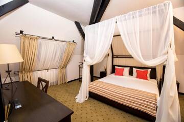 Фото номера Апартаменты Делюкс Отель Hotel Gradina Morii г. Сигету-Мармацией 7