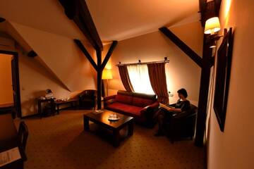 Фото номера Апартаменты Делюкс Отель Hotel Gradina Morii г. Сигету-Мармацией 6